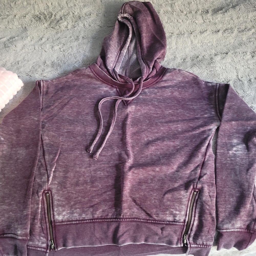 SO Hoodie with side zippers